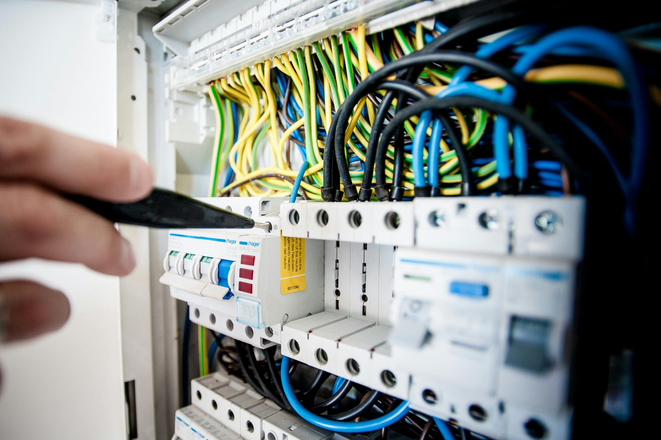 https://commare.crestwood.ch/wp-content/uploads/2026/03/electrical-2-scaled.jpg